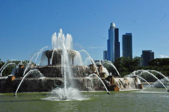 A maior fonte de Chicago,em frente ao Lago Michigan (em Illinois, nos Estados Unidos)